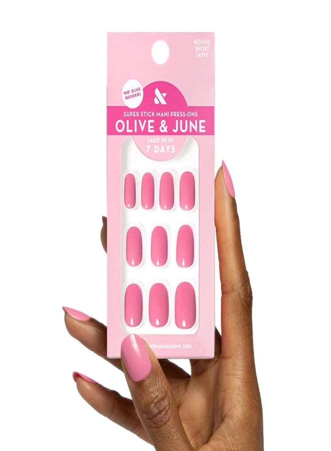 أظافر لاصقة كلاسيكية من Olive & June | قصيرة، مستديرة | لا حاجة للغراء | 32 ظفرًا لاصقًا بـ 16 مقاسًا | لاصقات غير سامة | سهلة التركيب والإزالة، لا تسبب ضررًا | تدوم حتى 7 أيام | لون التوفي | وردي فاتح - Image 1